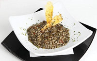 Risotto con calamares en su tinta